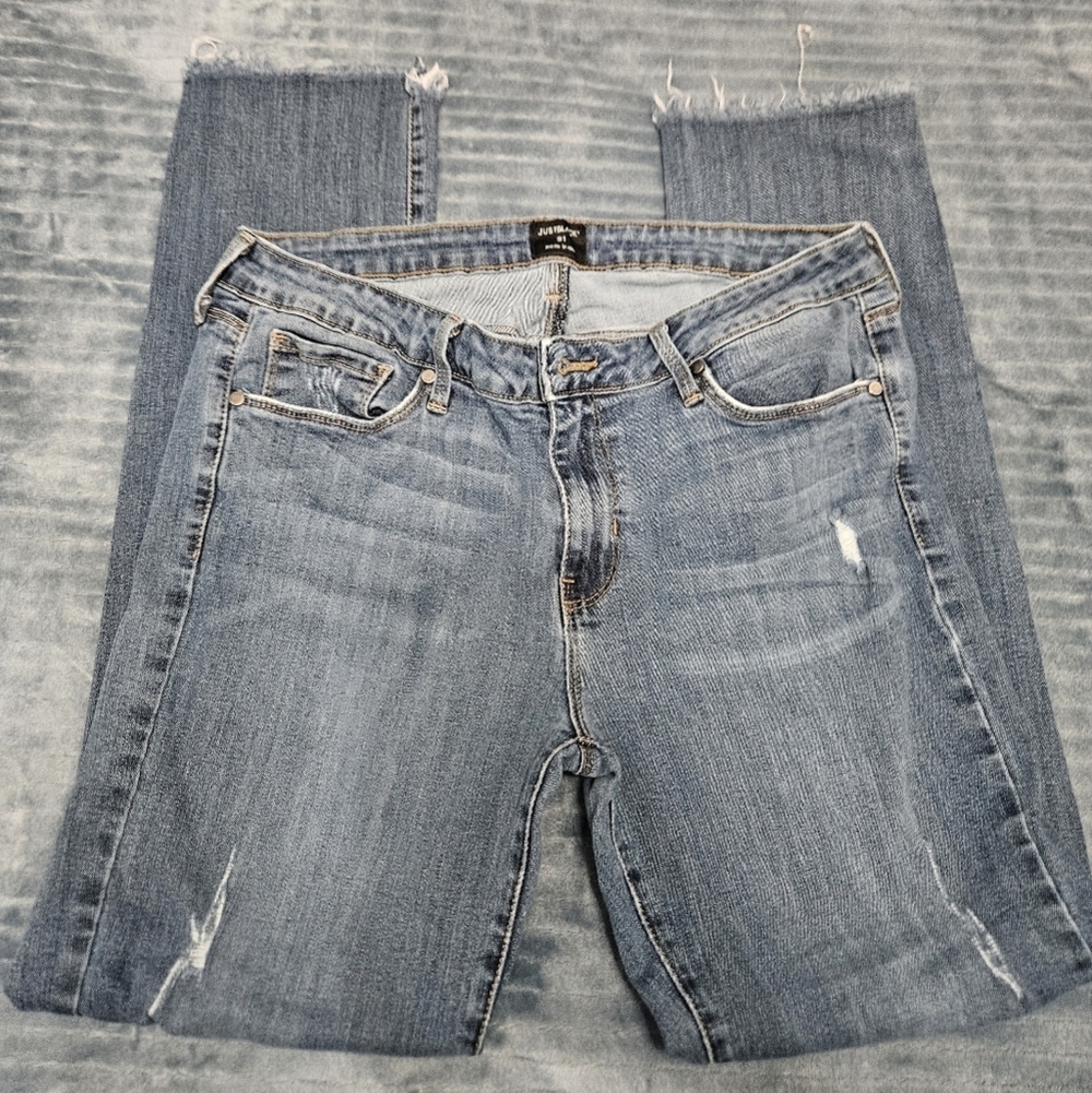 Justblack womens distressed medium wash jeans! - Picture 2 of 7